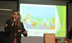 Colégio Unesc promove aprendizado sobre abelhas sem ferrão