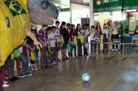 Copa do Mundo: Dinossauro do Museu de Zoologia dá seu palpite