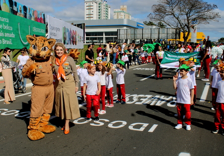 Unesc marca presença nos desfiles cívicos de Criciúma e Balneário Rincão